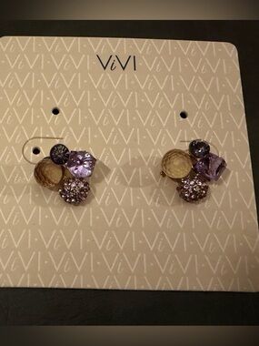 NWT ViVI Lovely Lavender Crystal Cluster Stud Earrings Purple Gold Tone